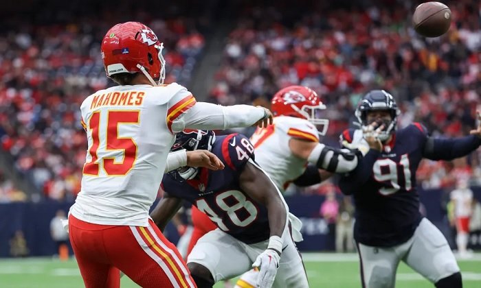 Travis Kelce Blows Hot as Lil Wayne Calls His Team ‘The Cheating Azz Chiefs’