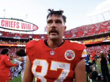 NFL Fans Have a Big Concern About Travis Kelce Ahead of Playoff Game